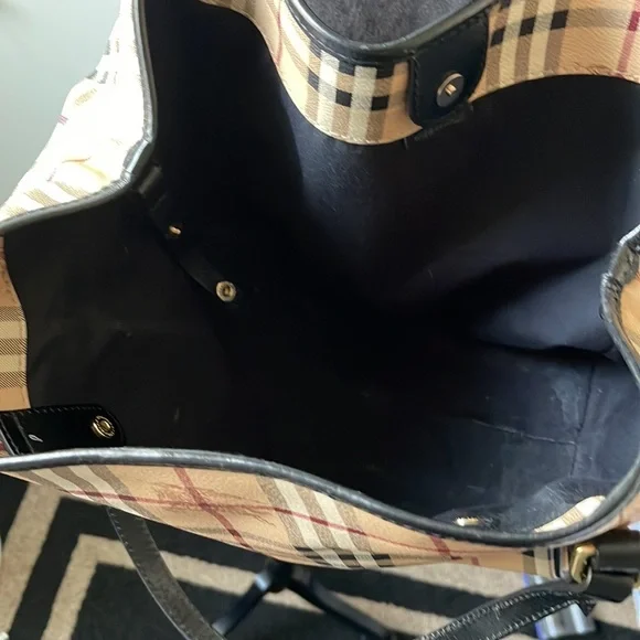 Authentic Burberry Tote - Picture 3 of 11